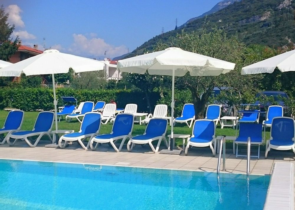 Hotel Holiday Sport&Relax Torbole Sul Garda Exterior foto